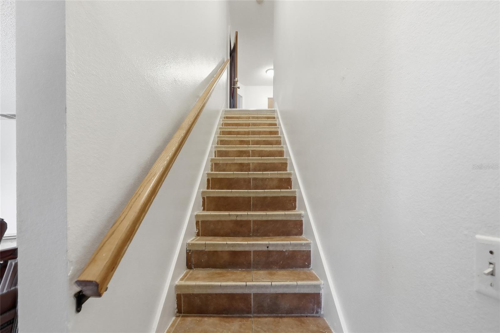 Image 24 of 37 For 1172 Epson Oaks Way