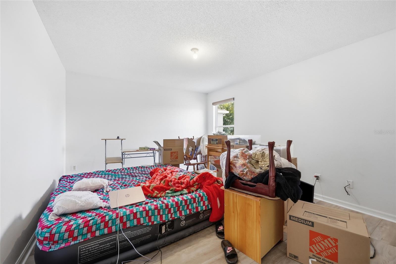 Image 31 of 37 For 1172 Epson Oaks Way