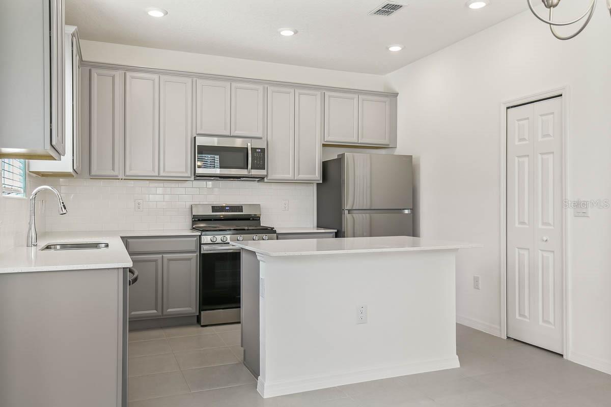 Image 5 of 41 For 5806 Spotted Harrier Way