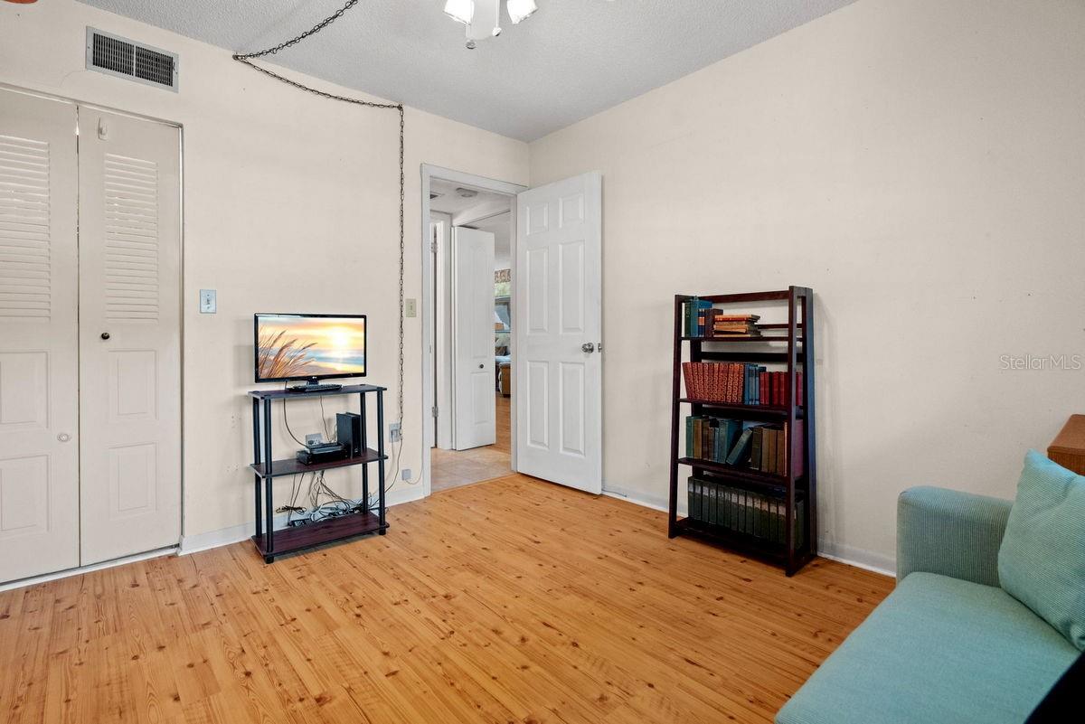 Image 20 of 50 For 871 New York Avenue 307