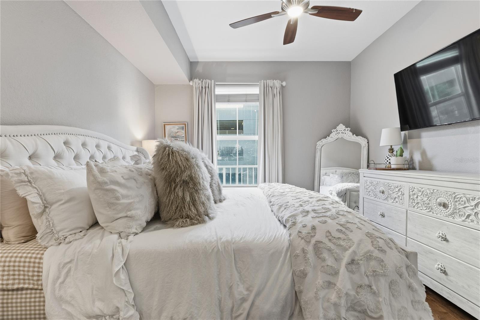 Image 17 of 39 For 700 Harbour Island Boulevard 240