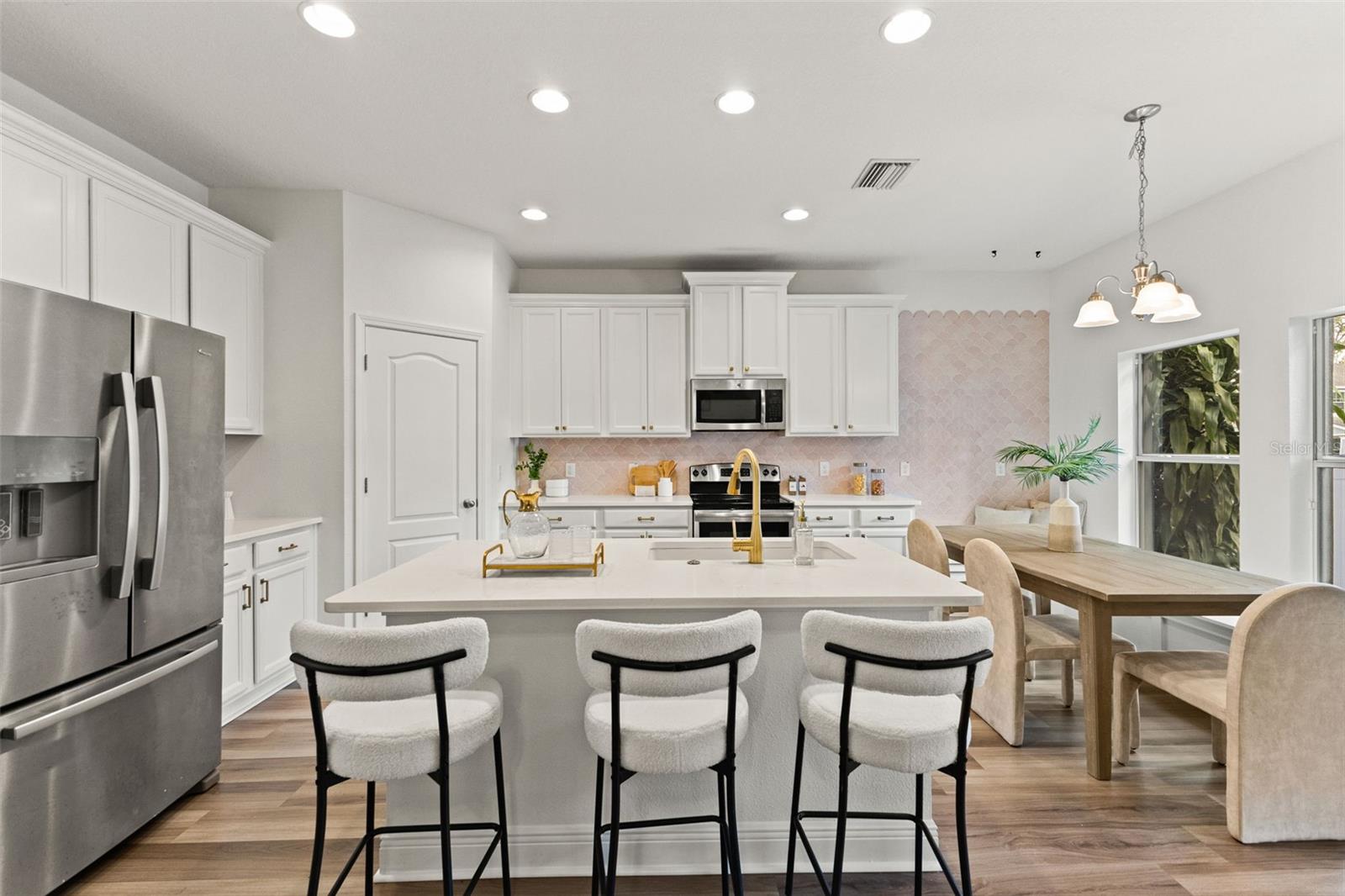 Image 13 of 51 For 402 Hanna Avenue