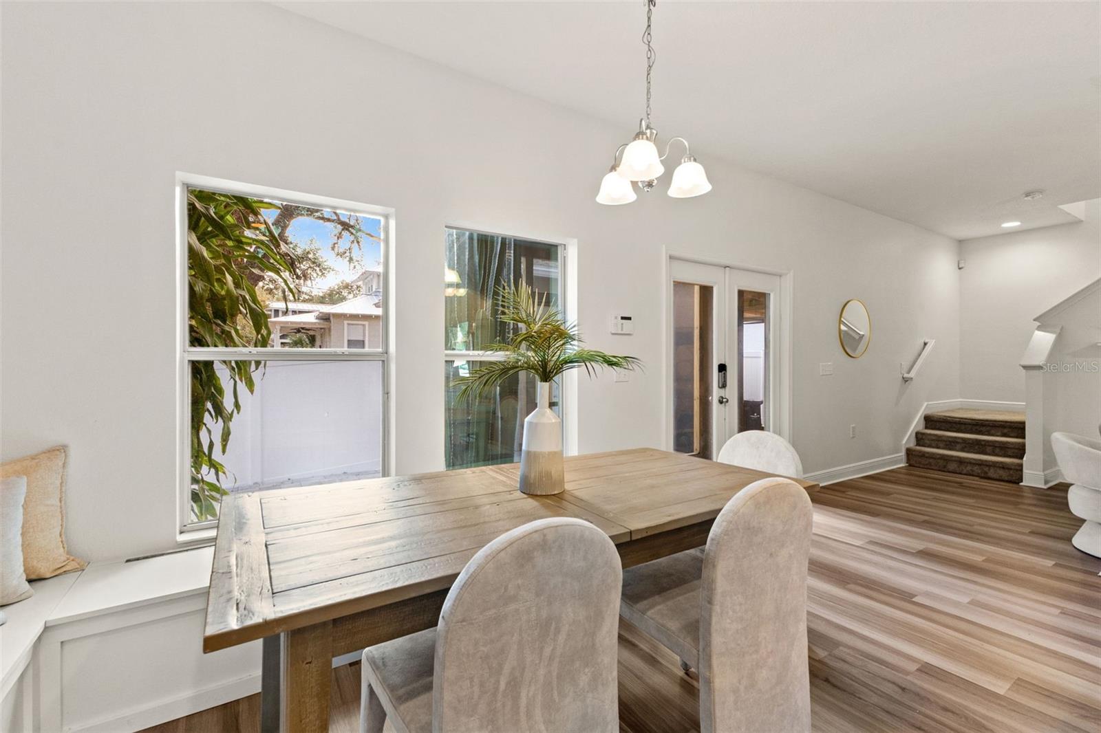 Image 17 of 51 For 402 Hanna Avenue