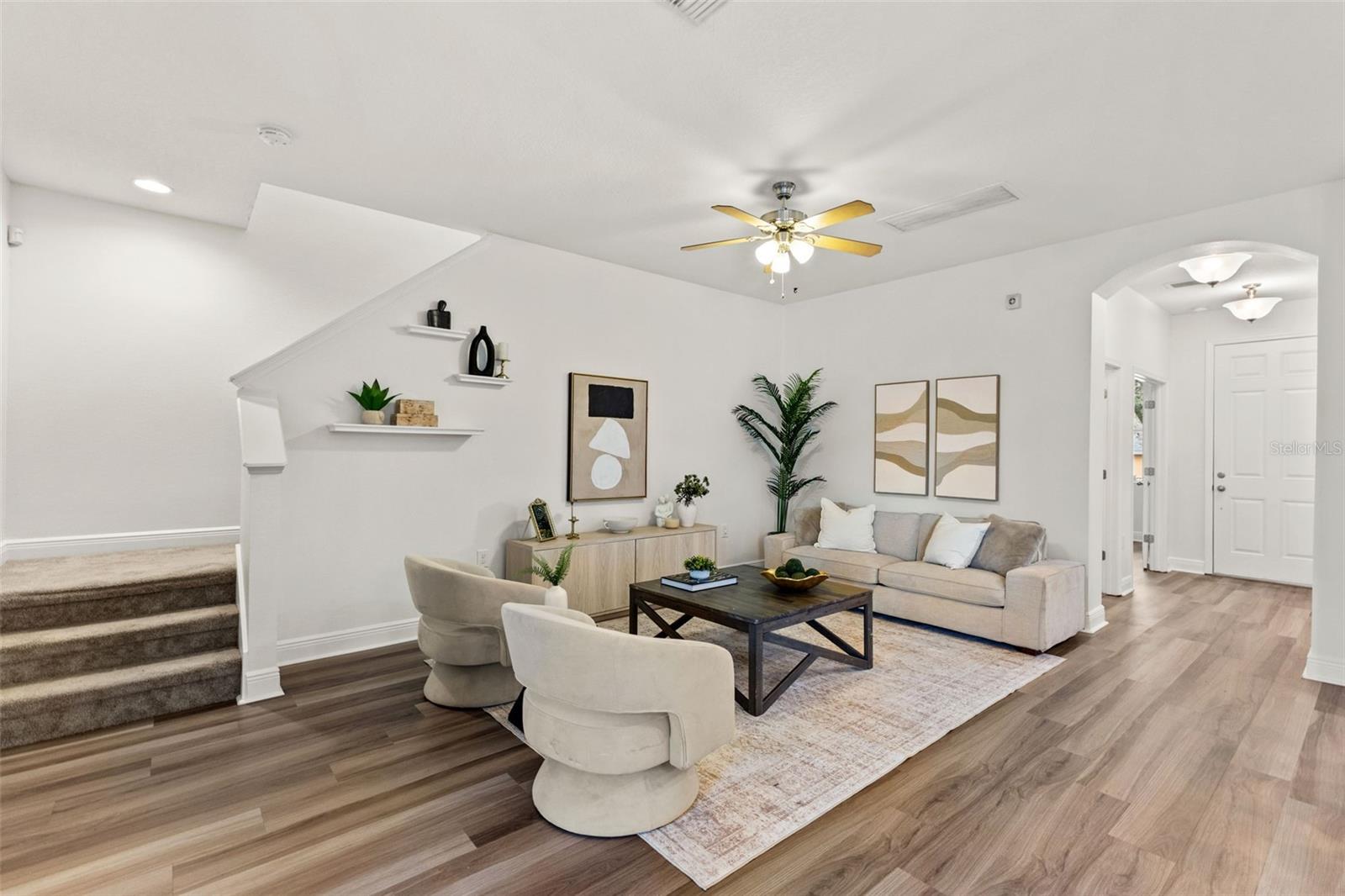 Image 21 of 51 For 402 Hanna Avenue