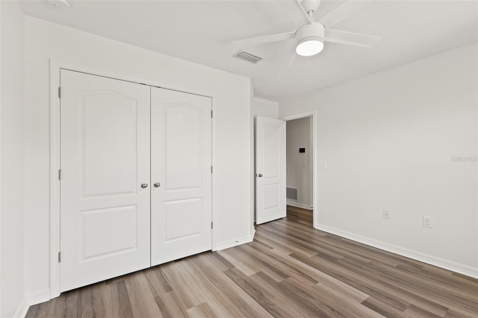 Image 26 of 51 For 402 Hanna Avenue