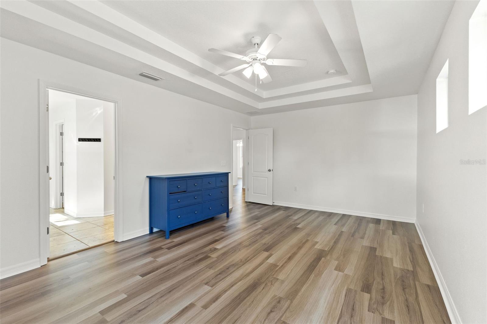 Image 30 of 51 For 402 Hanna Avenue