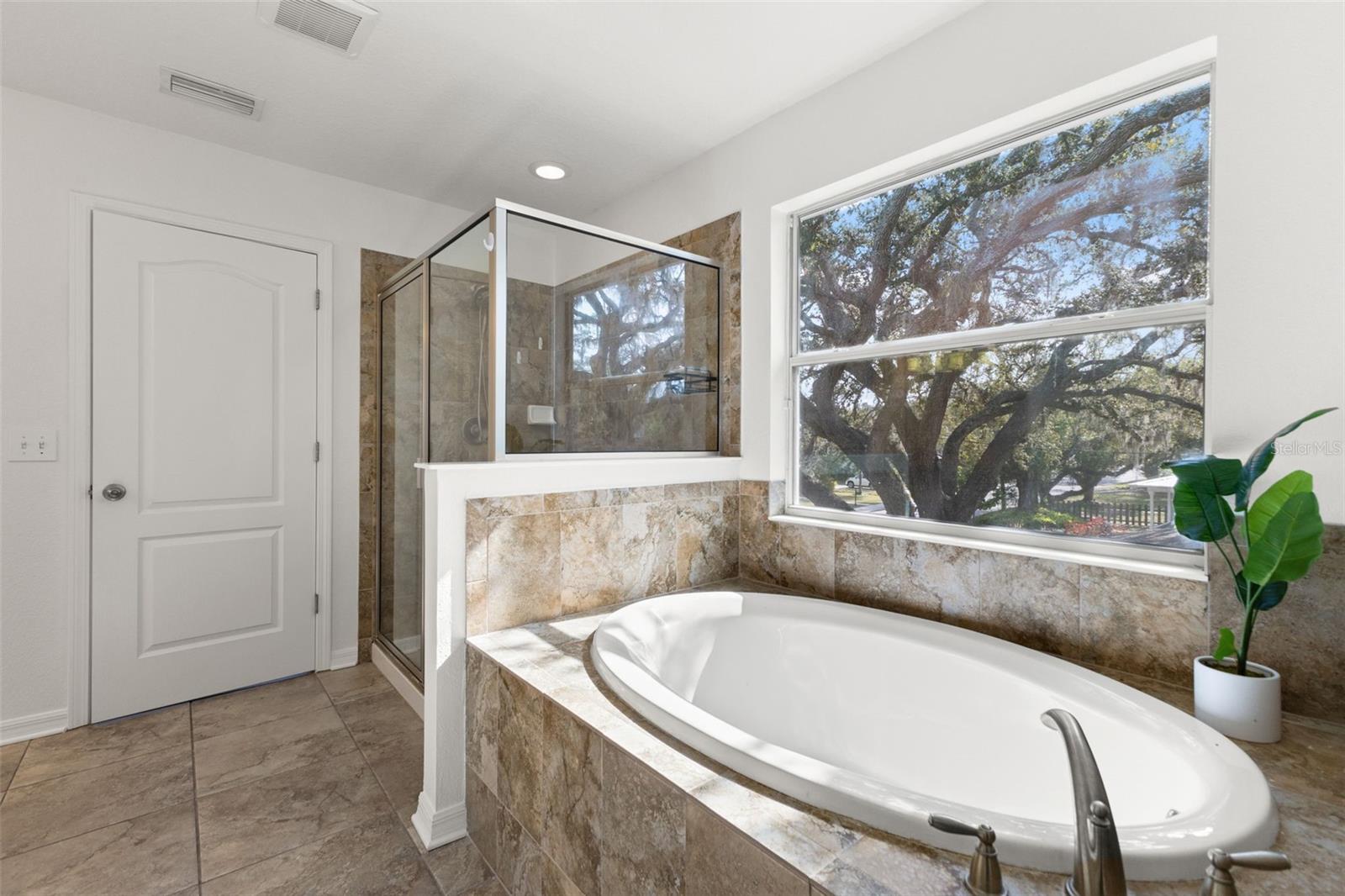 Image 33 of 51 For 402 Hanna Avenue