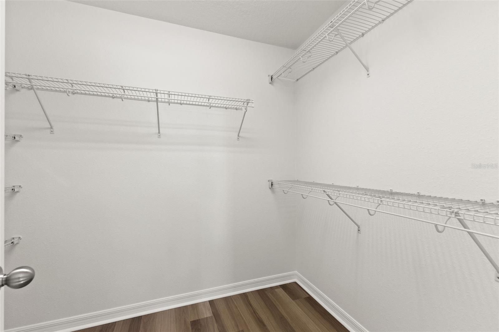 Image 34 of 51 For 402 Hanna Avenue