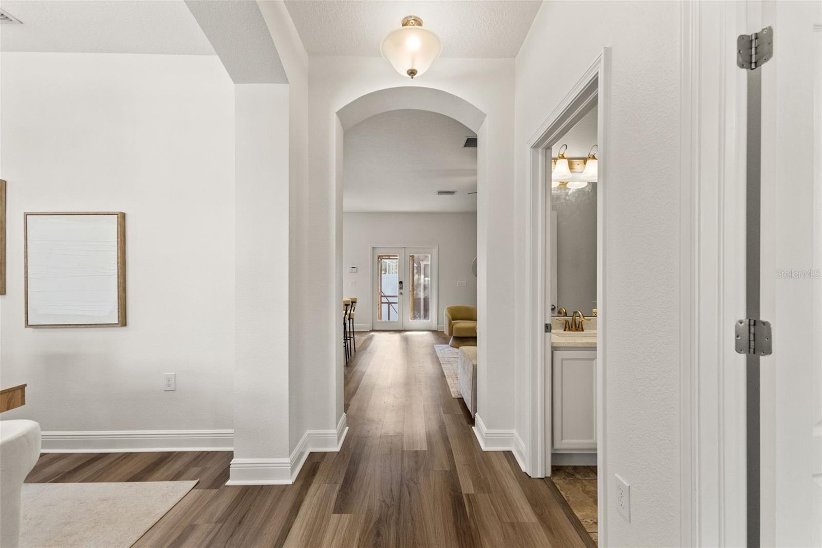 Image 4 of 51 For 402 Hanna Avenue