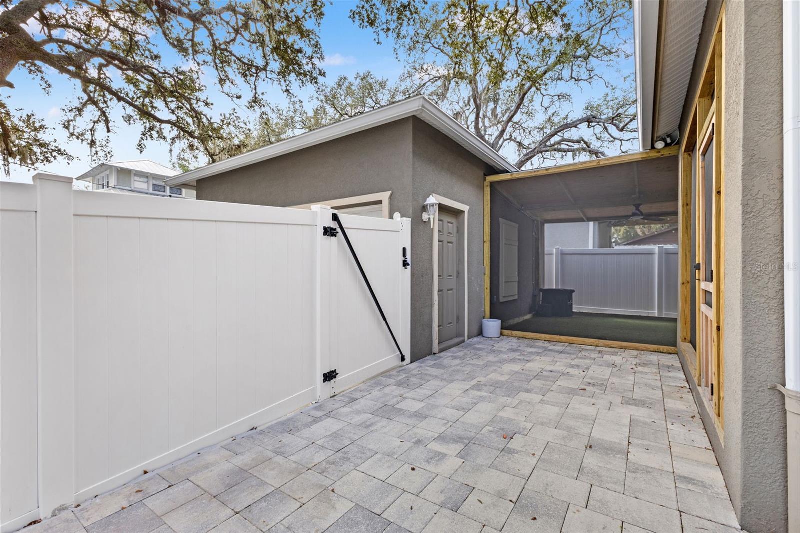 Image 42 of 51 For 402 Hanna Avenue