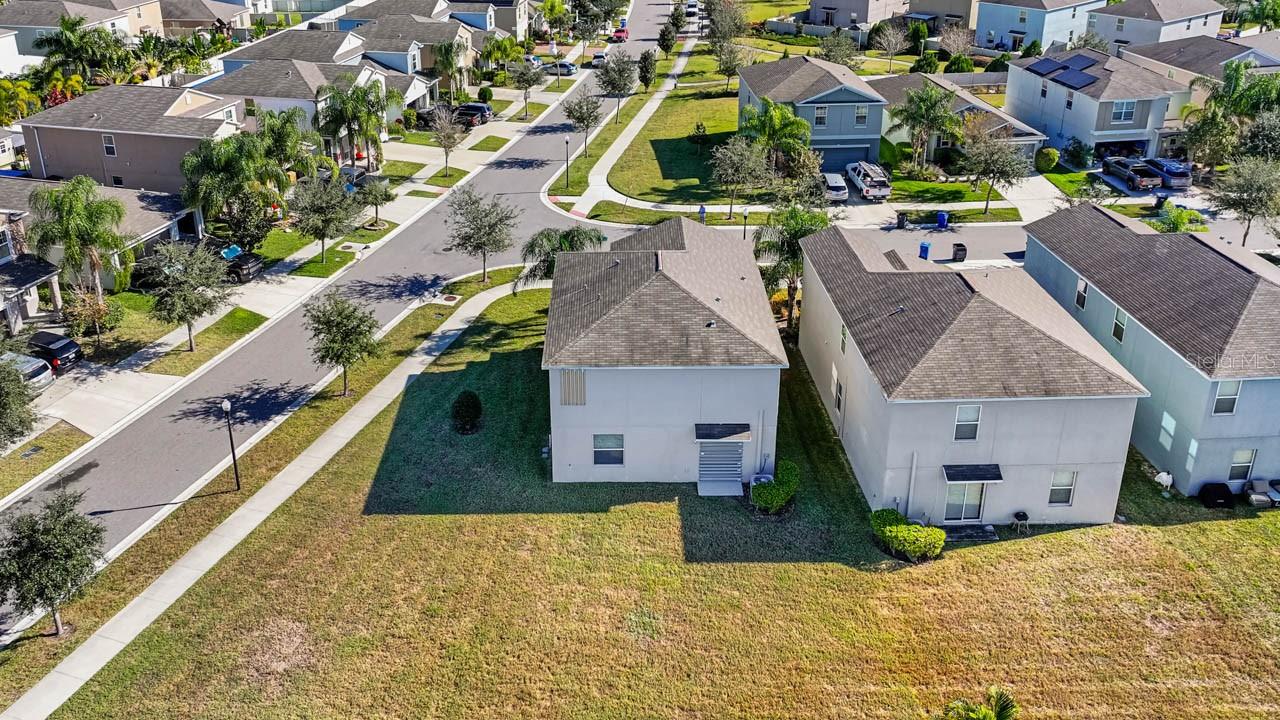 Image 27 of 33 For 17201 Beach Buttercup Place