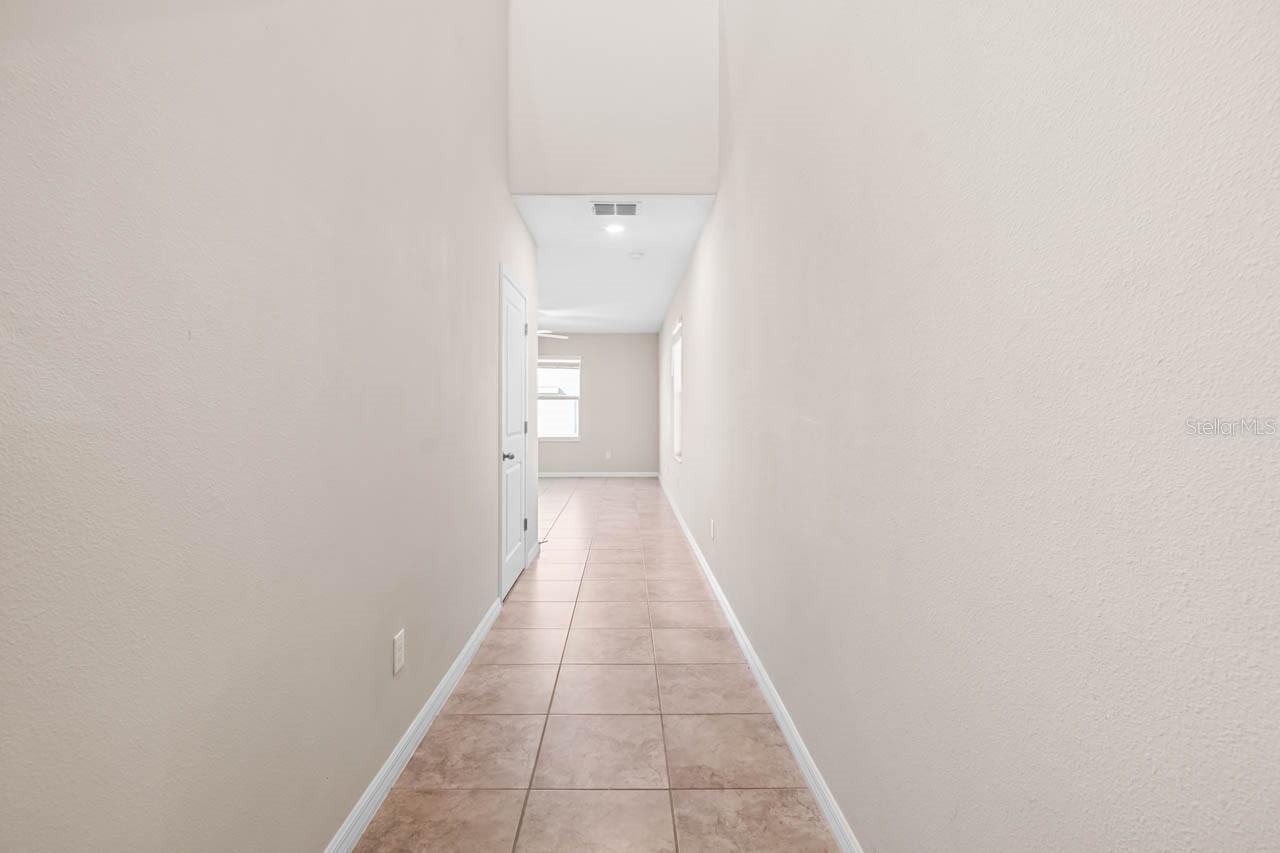 Image 3 of 33 For 17201 Beach Buttercup Place