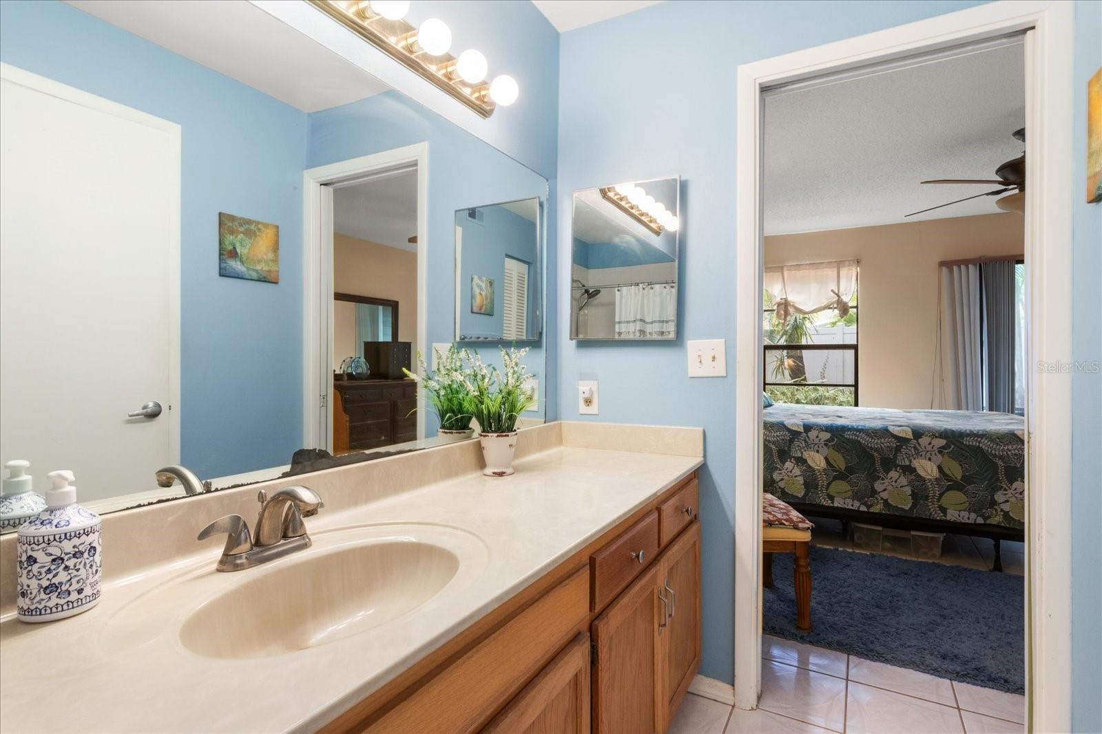 Image 21 of 42 For 1105 Lennox Road W 1105