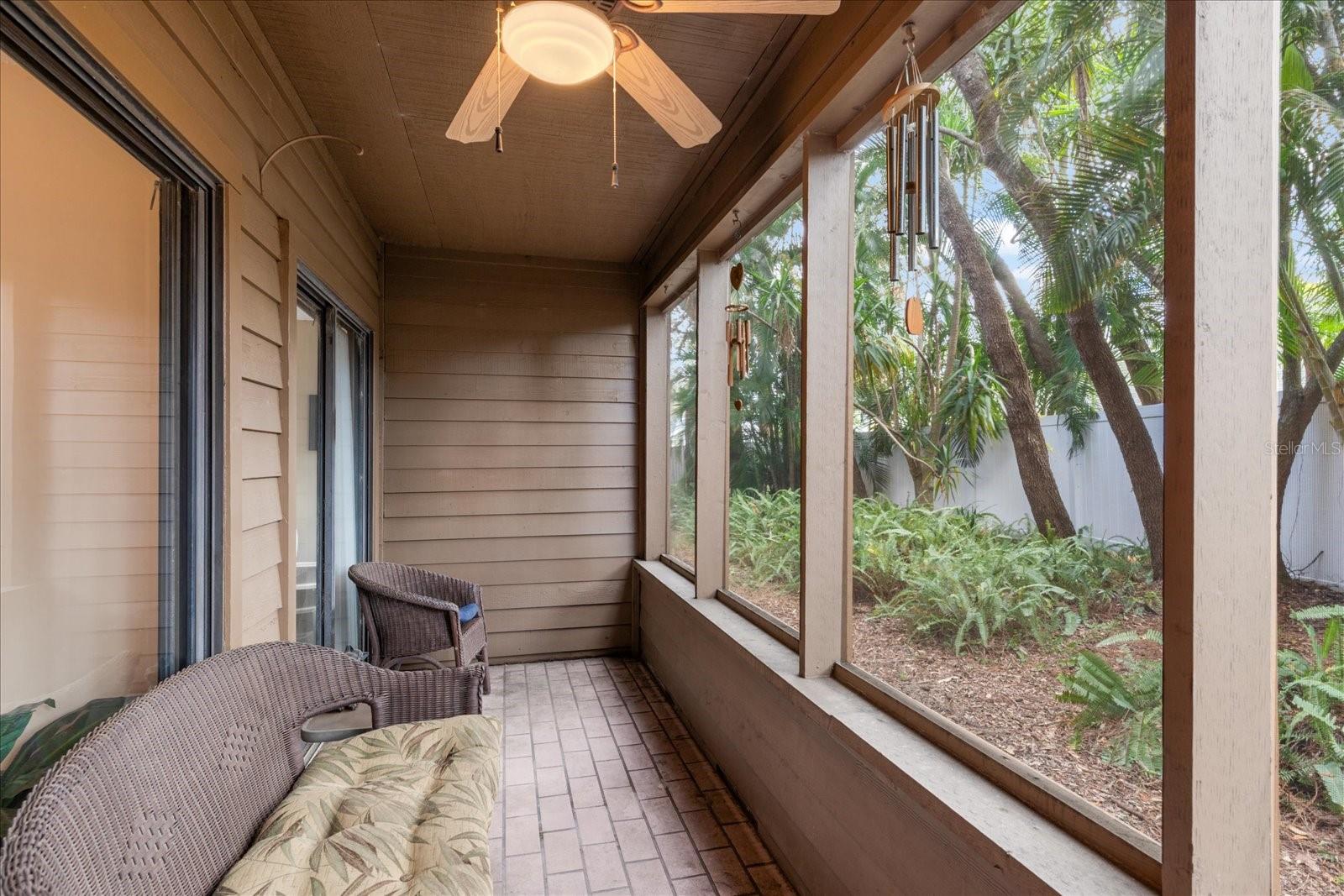 Image 22 of 42 For 1105 Lennox Road W 1105