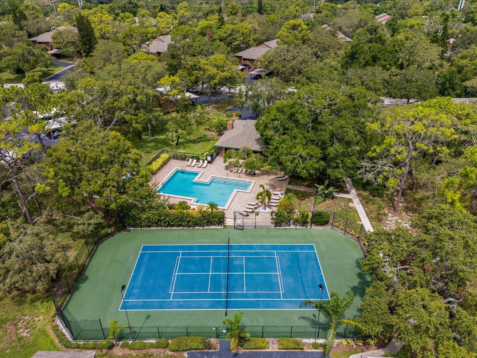 Image 31 of 42 For 1105 Lennox Road W 1105