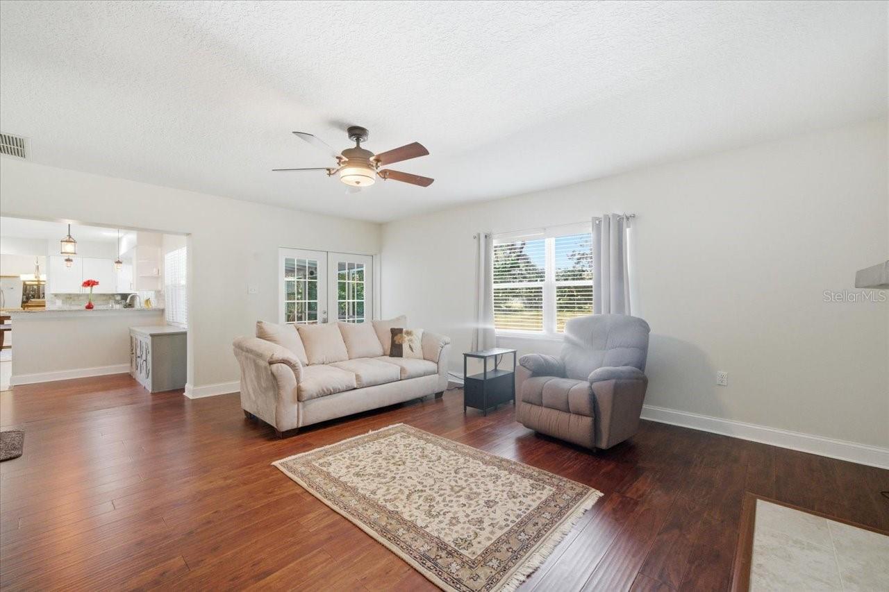 Image 12 of 56 For 4639 Glenside Circle