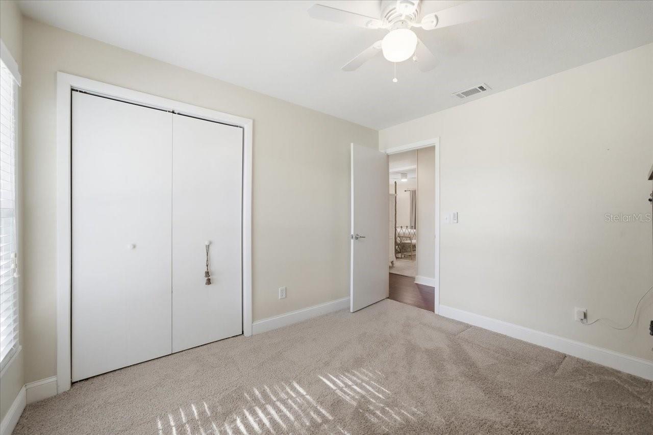 Image 34 of 56 For 4639 Glenside Circle