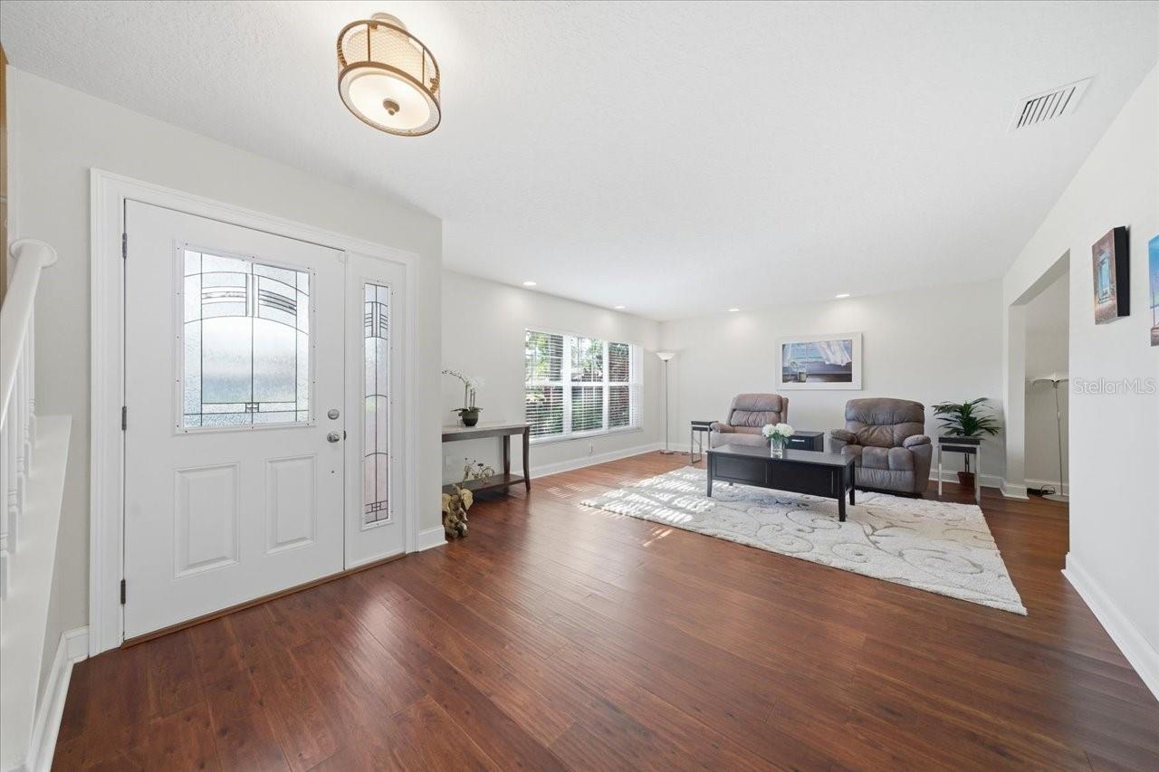 Image 5 of 56 For 4639 Glenside Circle