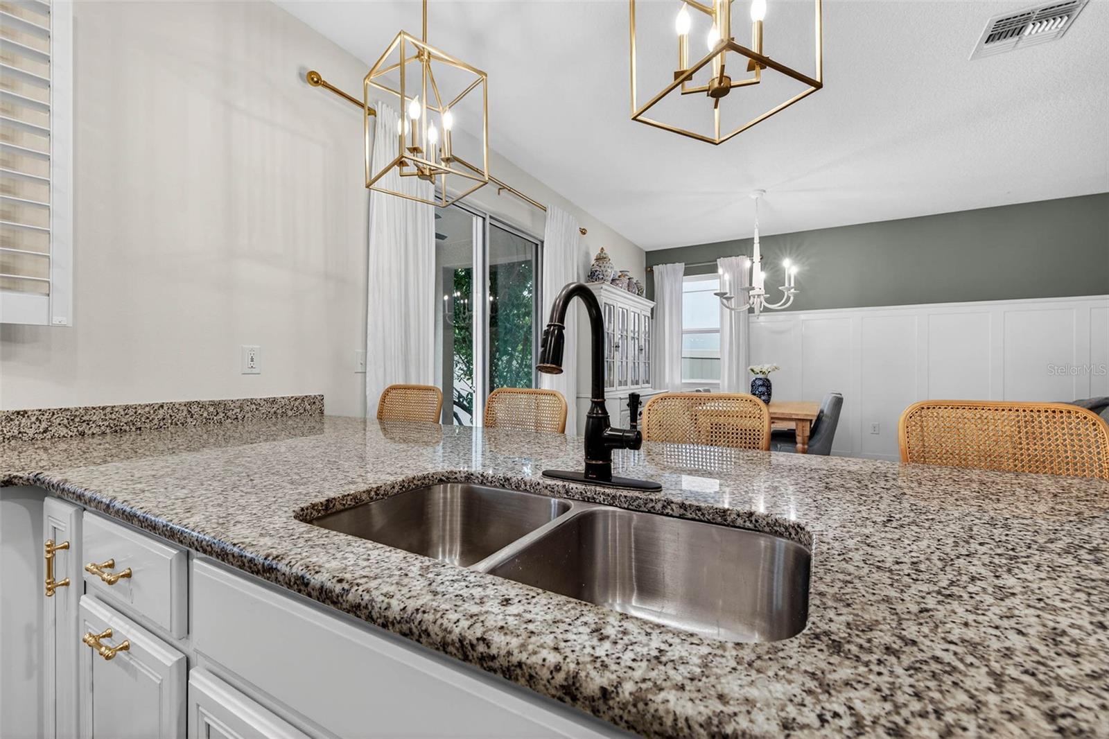 Image 15 of 41 For 5833 Pummelo Lane