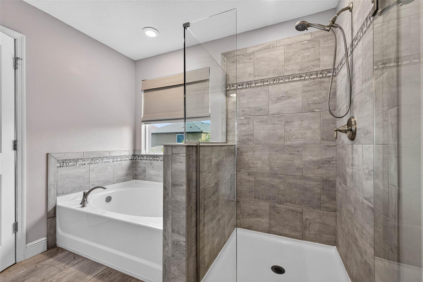 Image 28 of 41 For 5833 Pummelo Lane