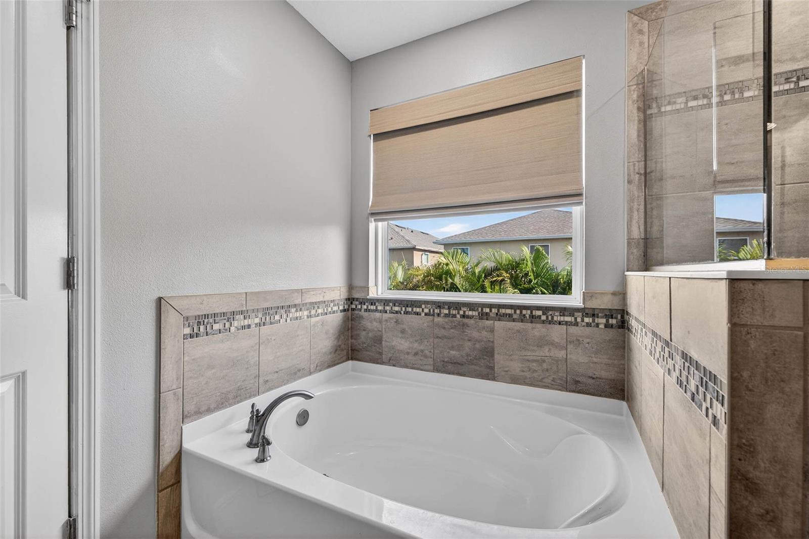 Image 29 of 41 For 5833 Pummelo Lane