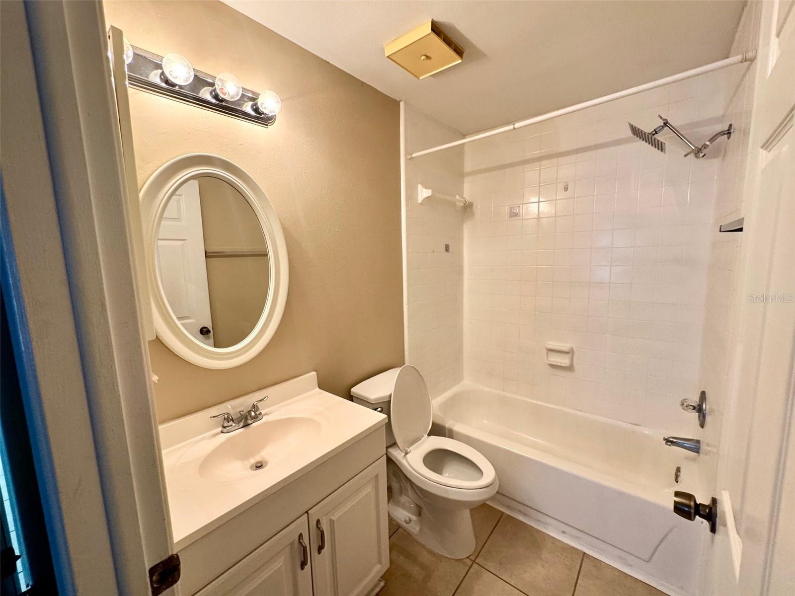 Image 14 of 19 For 14313 Hanging Moss Circle 201