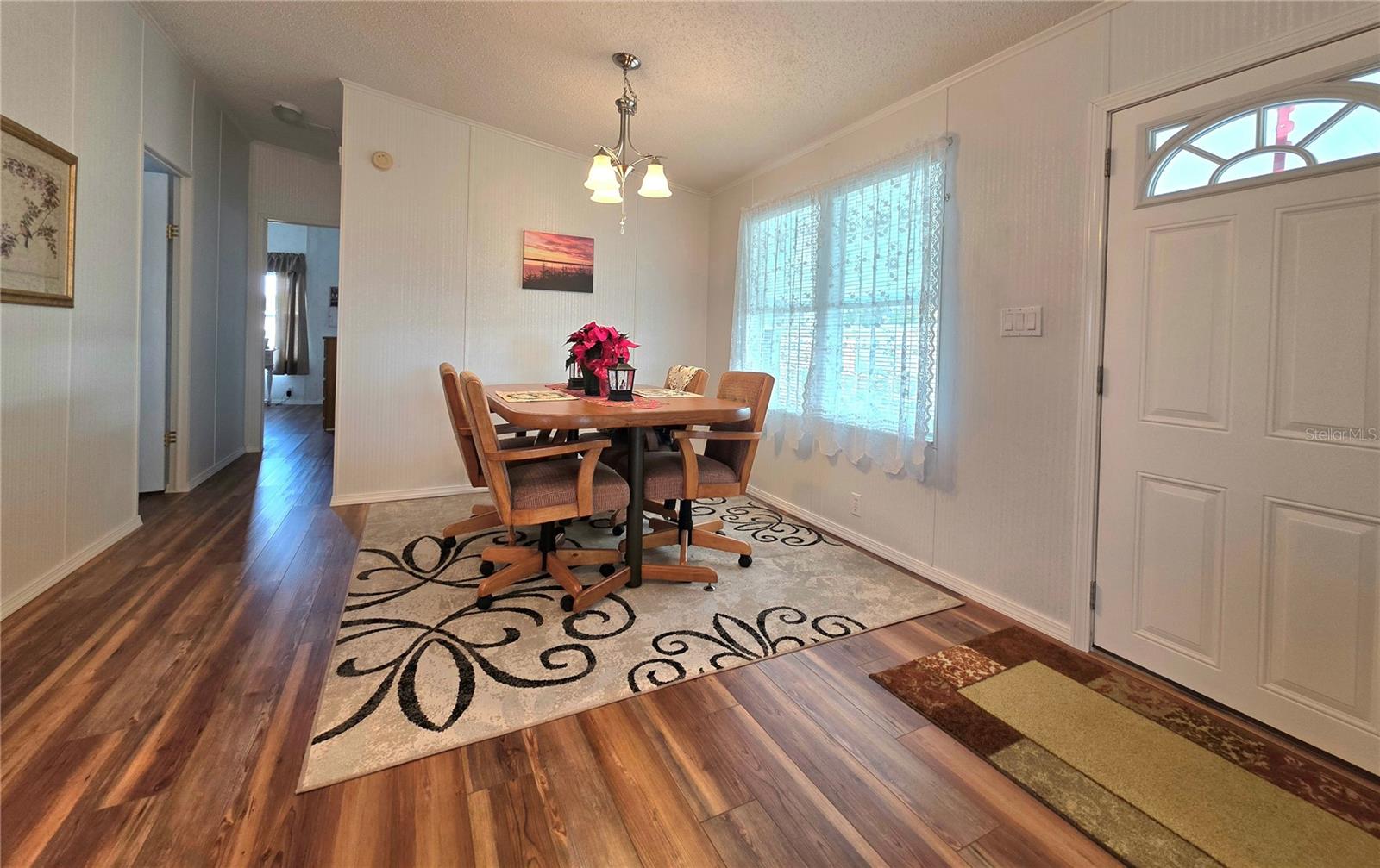 Image 18 of 73 For 5350 Amanda Street