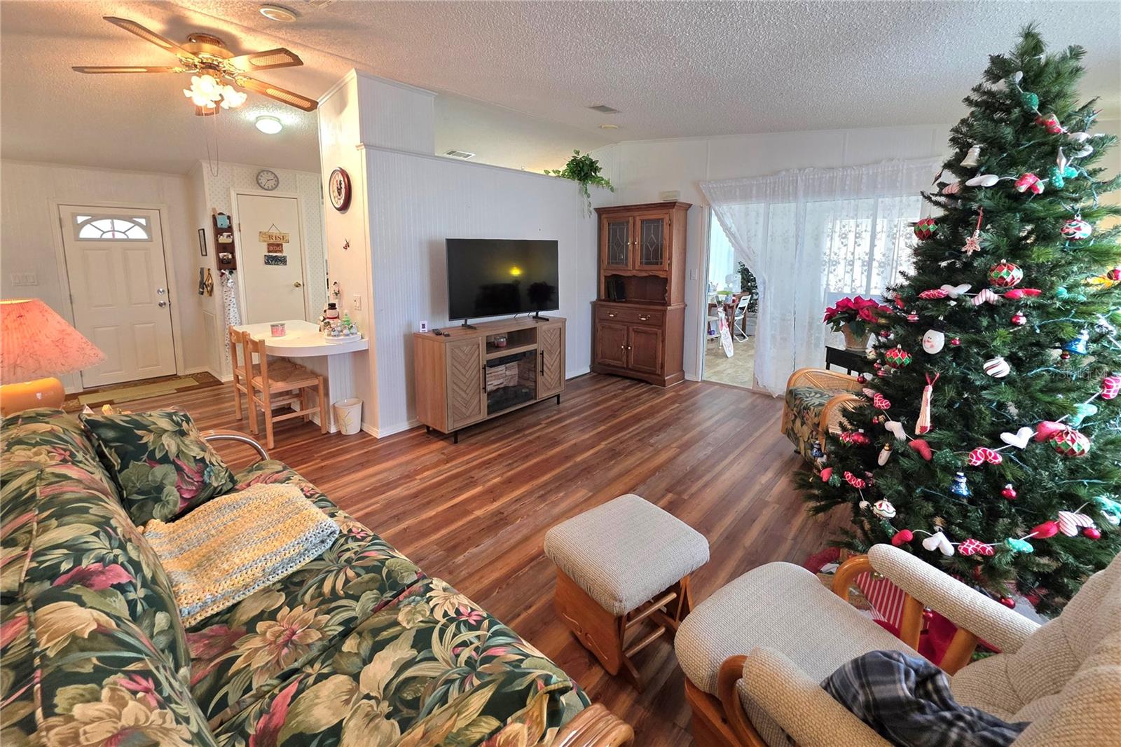 Image 23 of 73 For 5350 Amanda Street