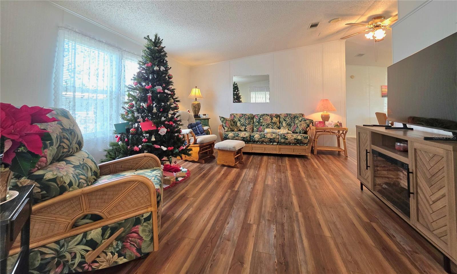 Image 29 of 73 For 5350 Amanda Street