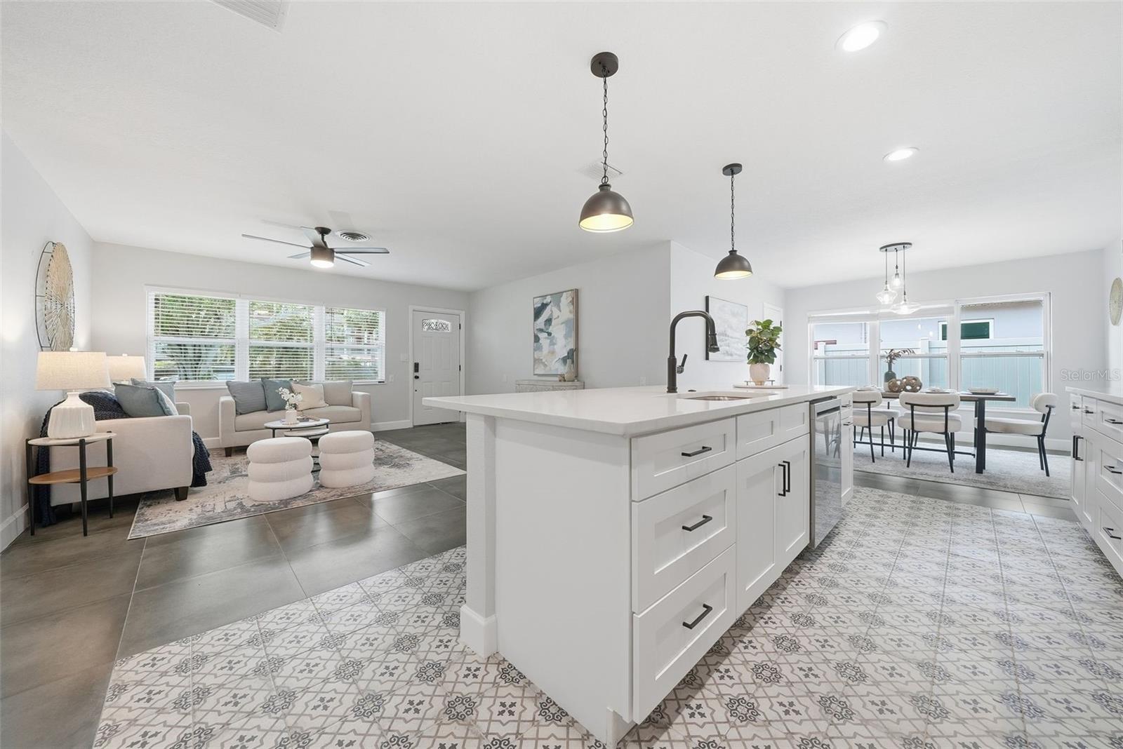 Image 10 of 53 For 7033 Hibiscus Avenue S