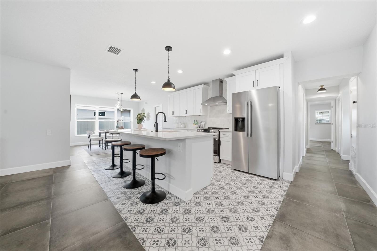 Image 13 of 53 For 7033 Hibiscus Avenue S