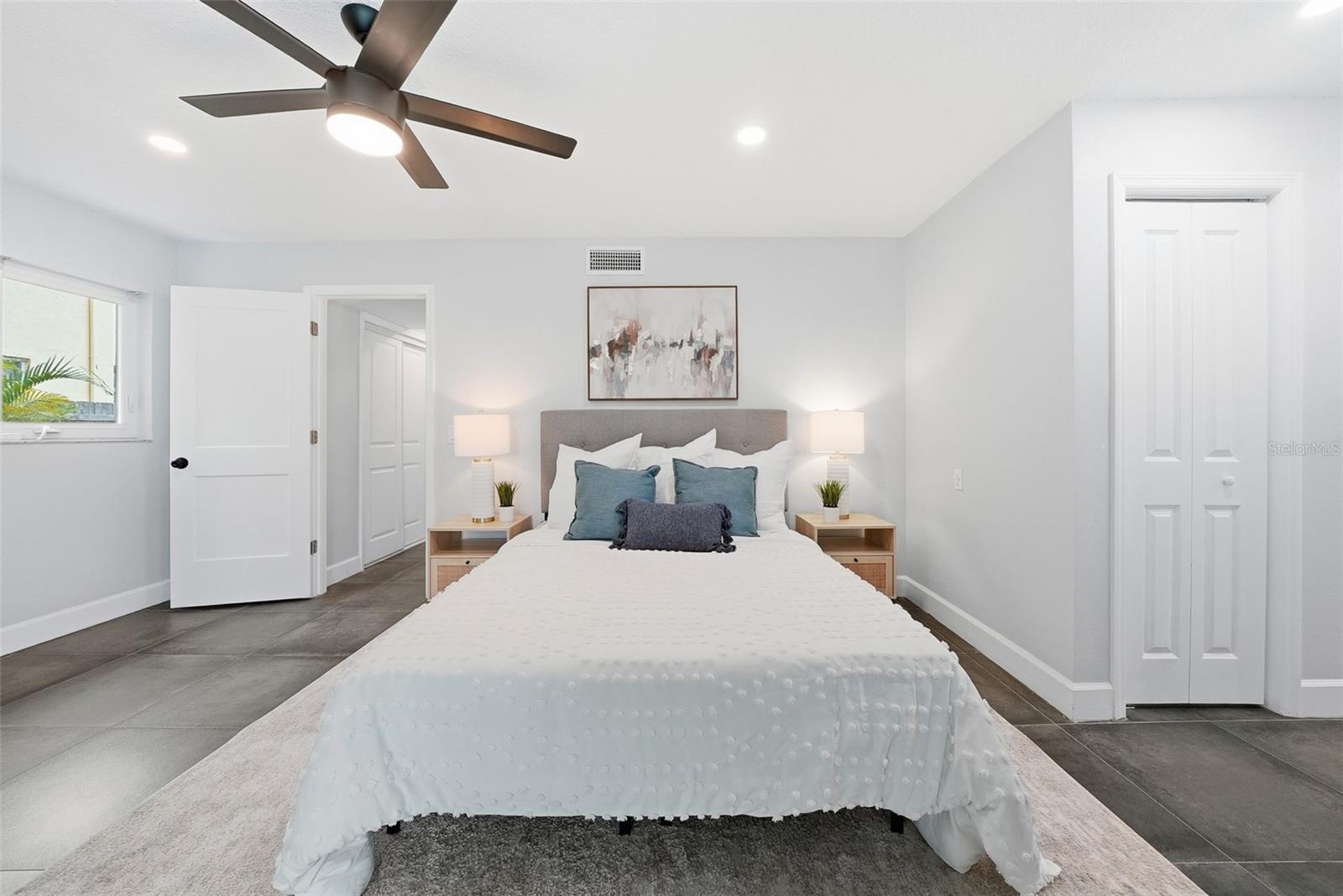 Image 18 of 53 For 7033 Hibiscus Avenue S