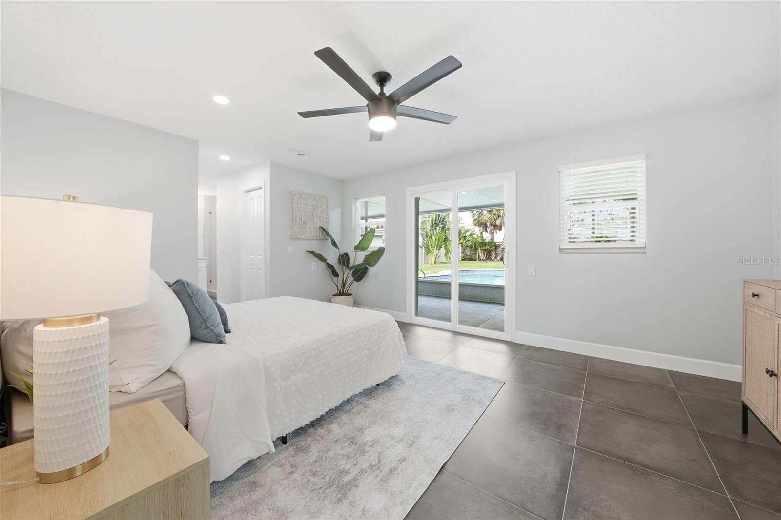 Image 23 of 53 For 7033 Hibiscus Avenue S