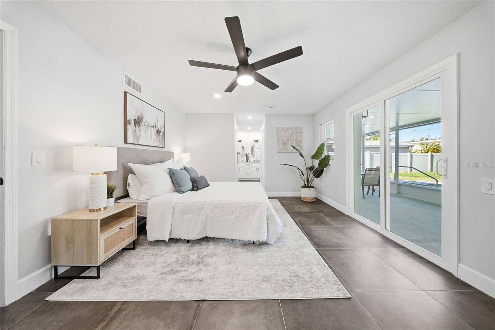 Image 24 of 53 For 7033 Hibiscus Avenue S