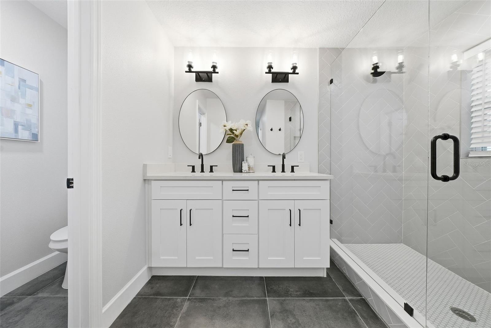 Image 25 of 53 For 7033 Hibiscus Avenue S