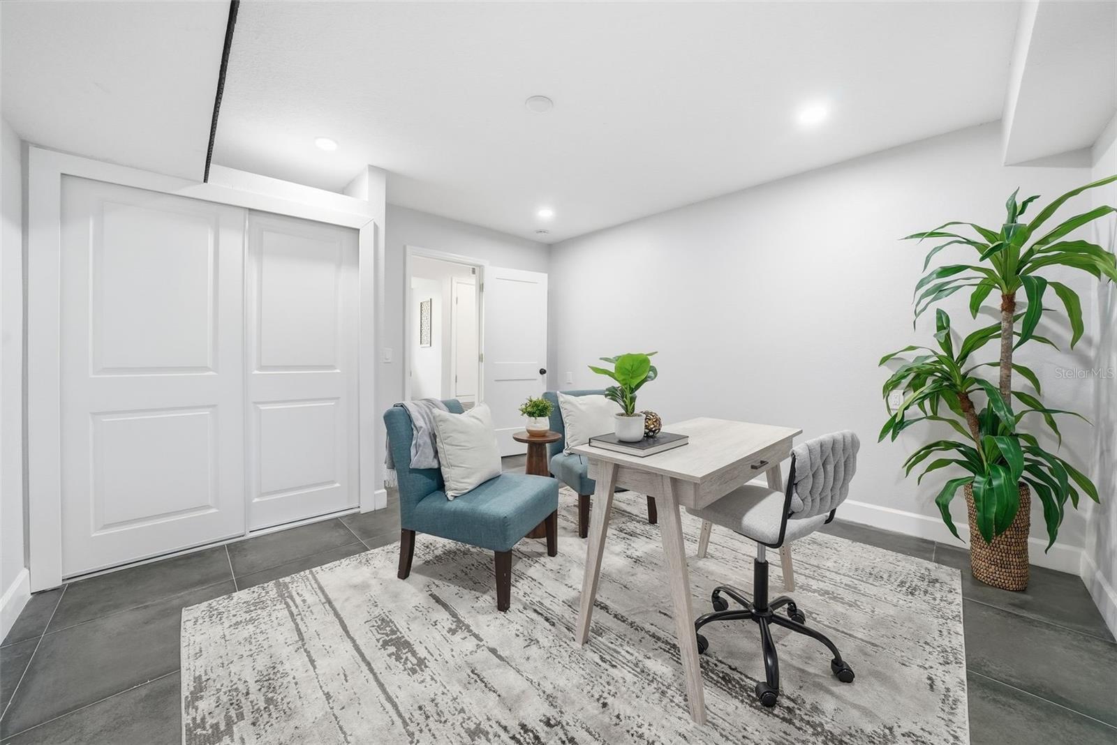 Image 28 of 53 For 7033 Hibiscus Avenue S