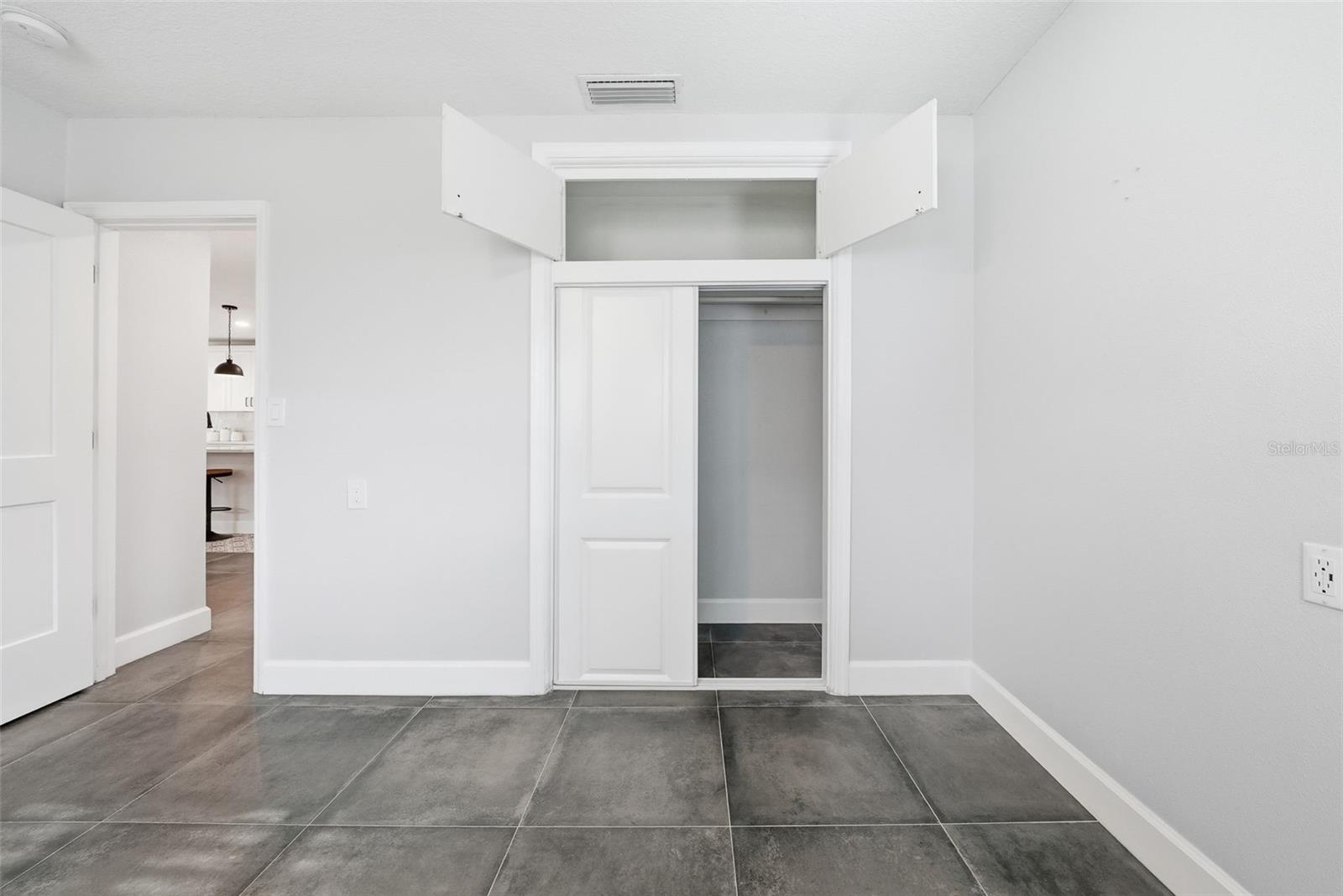 Image 30 of 53 For 7033 Hibiscus Avenue S