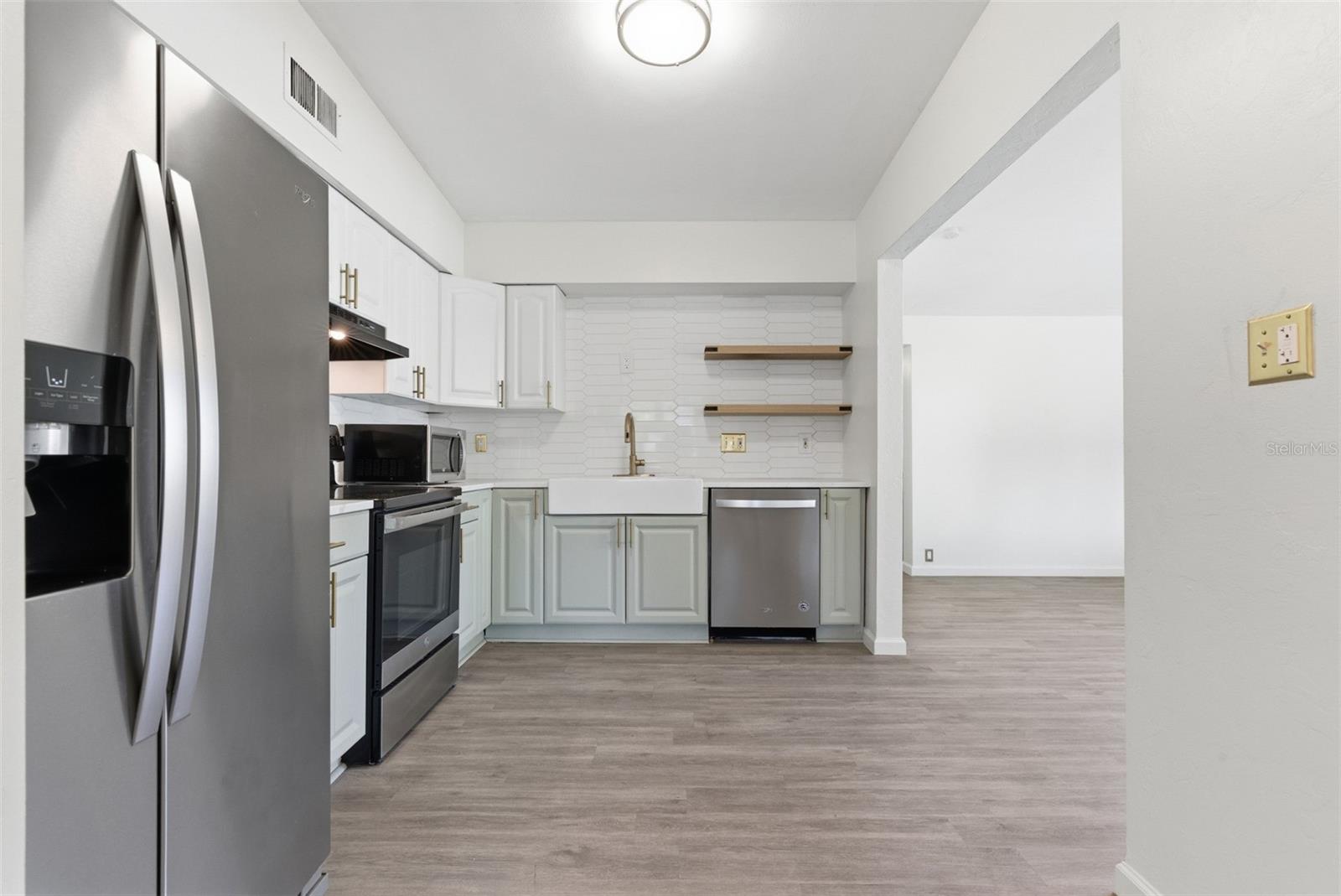 Image 11 of 38 For 5481 47th Avenue N