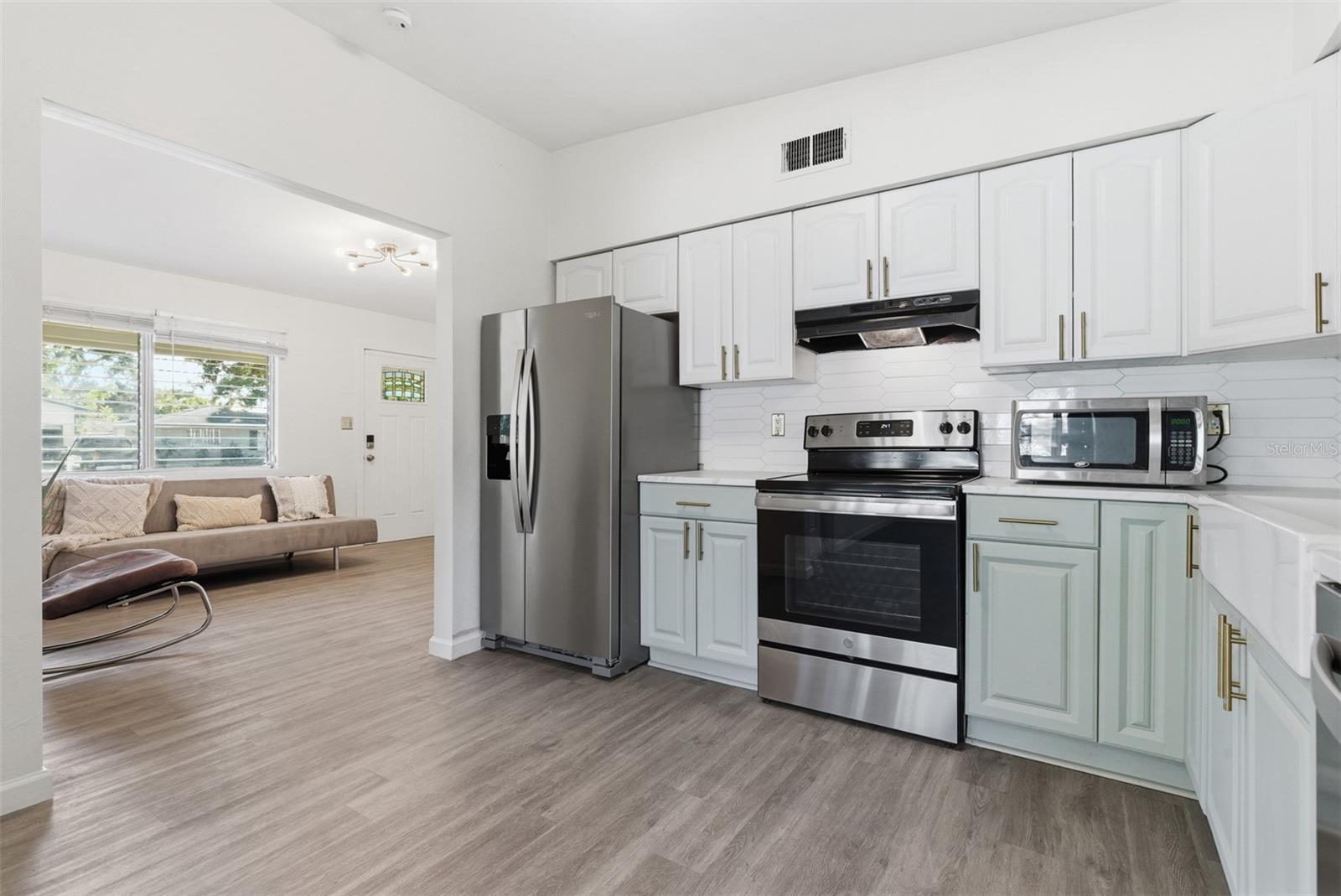 Image 13 of 38 For 5481 47th Avenue N