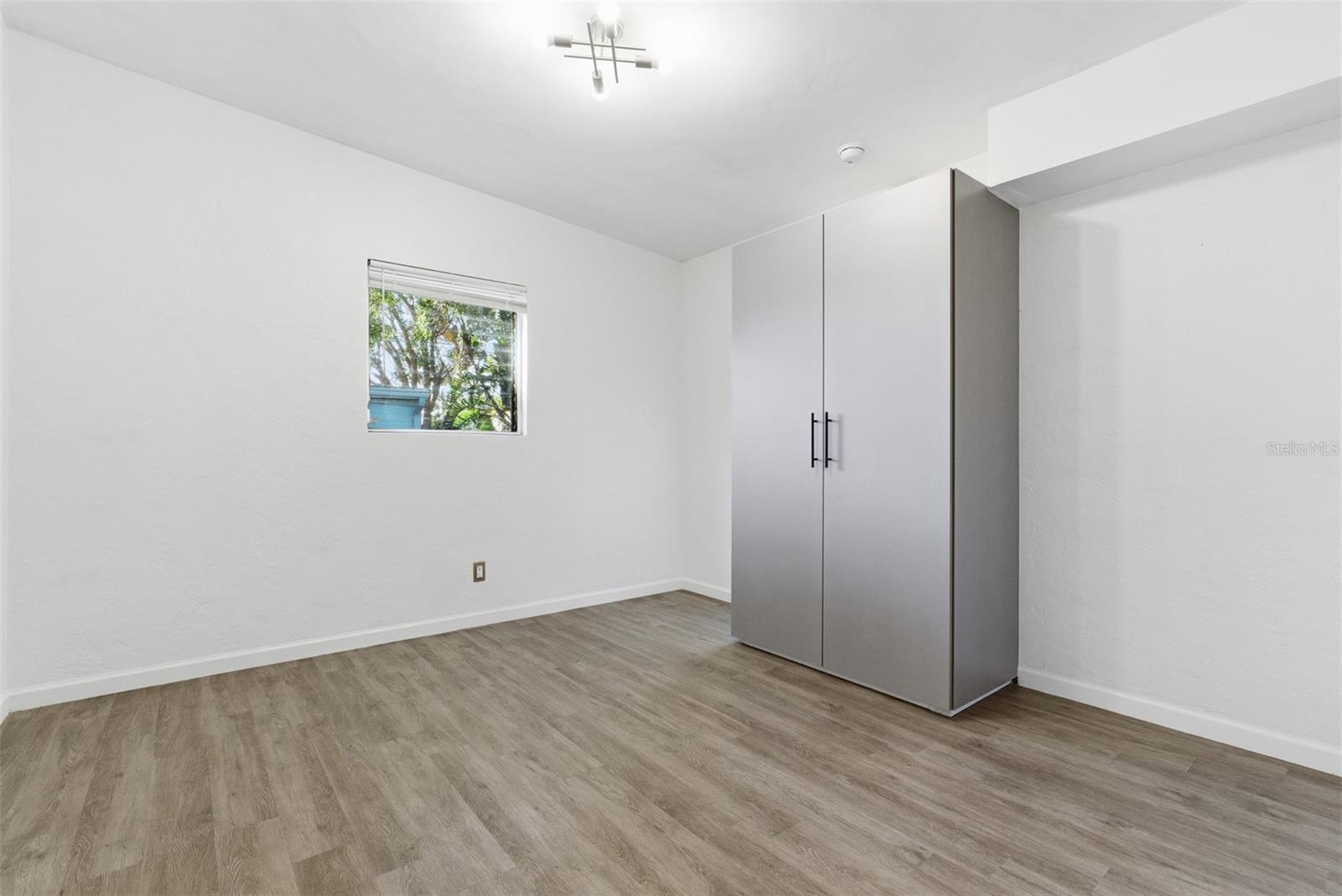 Image 20 of 38 For 5481 47th Avenue N