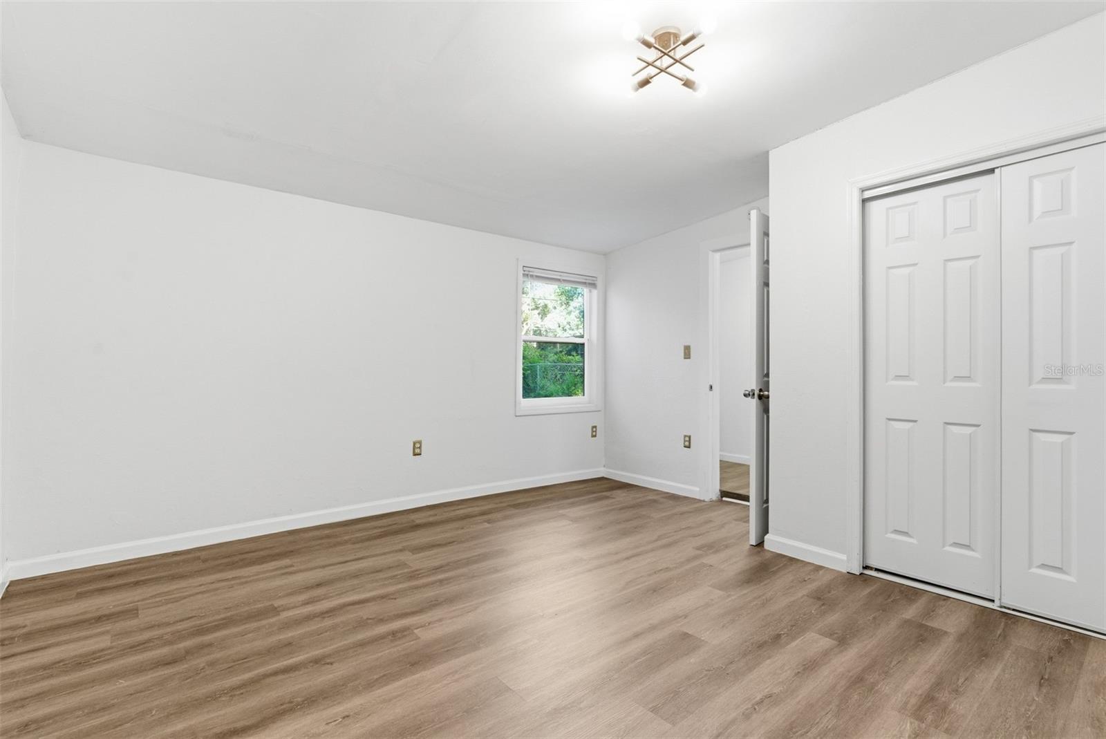 Image 22 of 38 For 5481 47th Avenue N