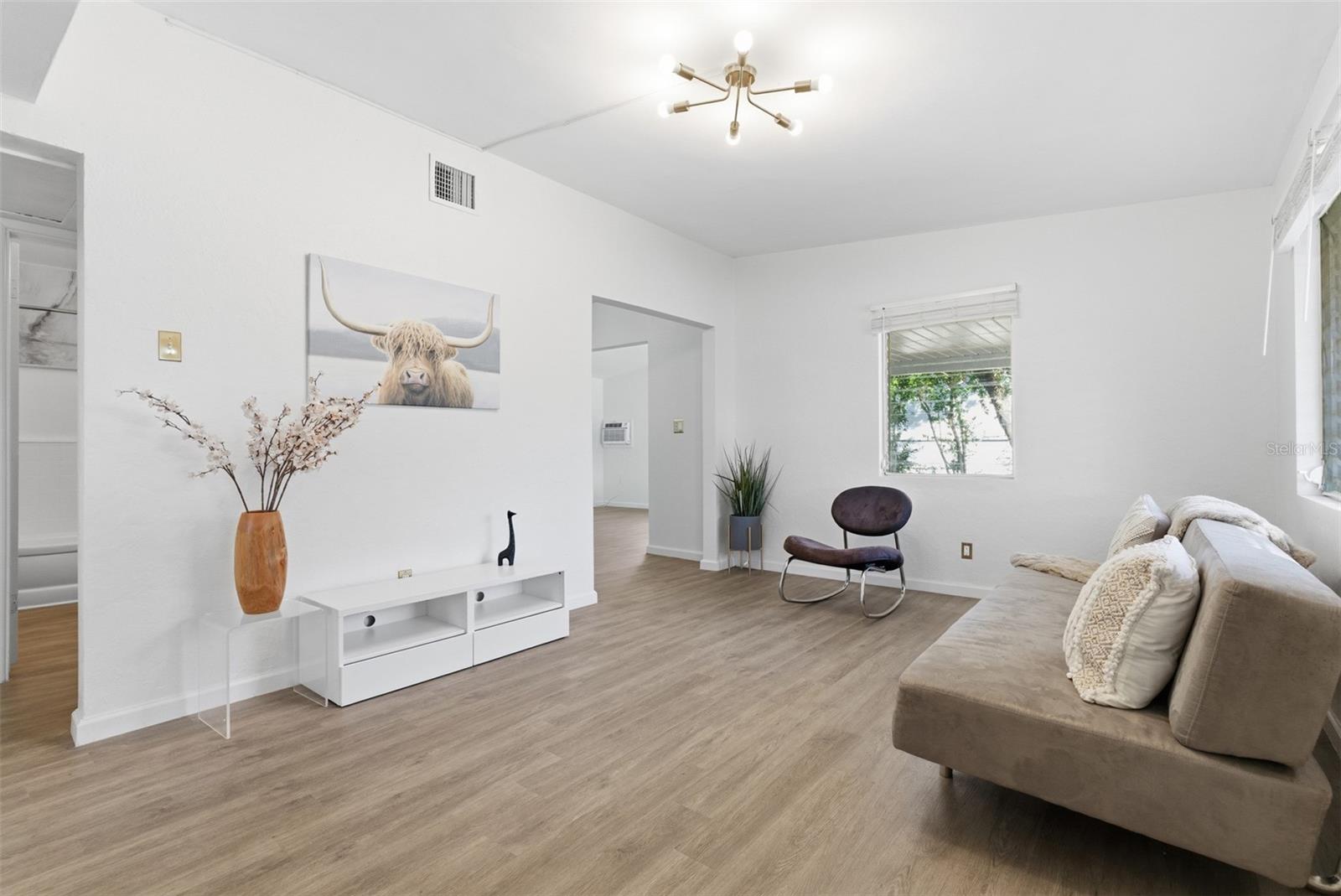 Image 6 of 38 For 5481 47th Avenue N