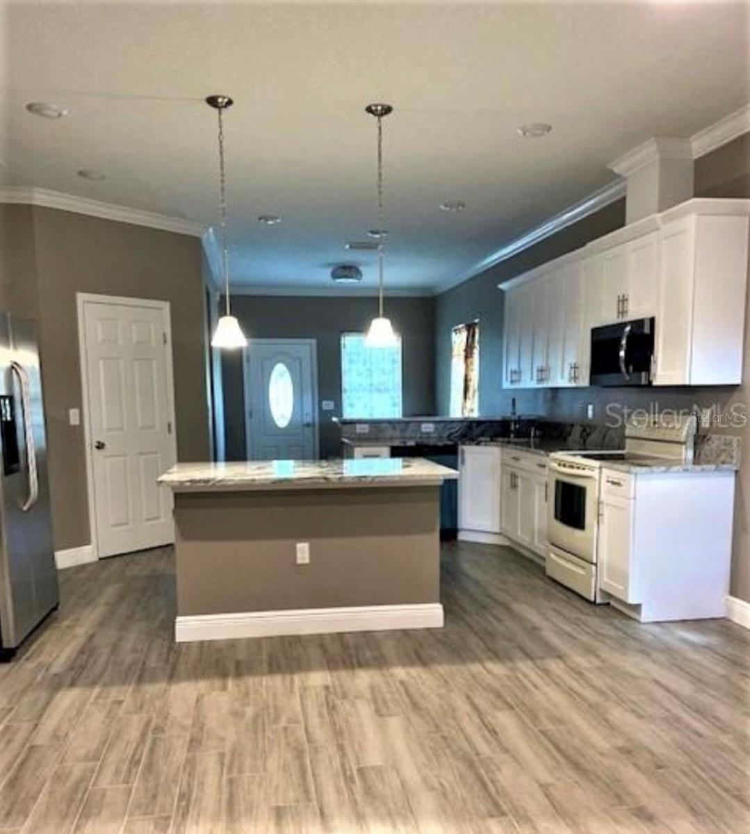 Image 2 of 11 For 39410 Kennedy Avenue