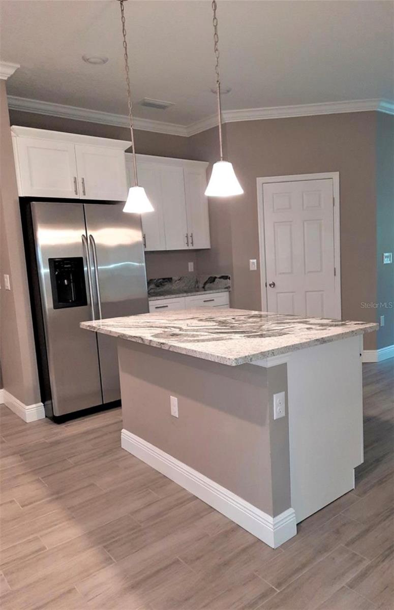 Image 3 of 11 For 39410 Kennedy Avenue