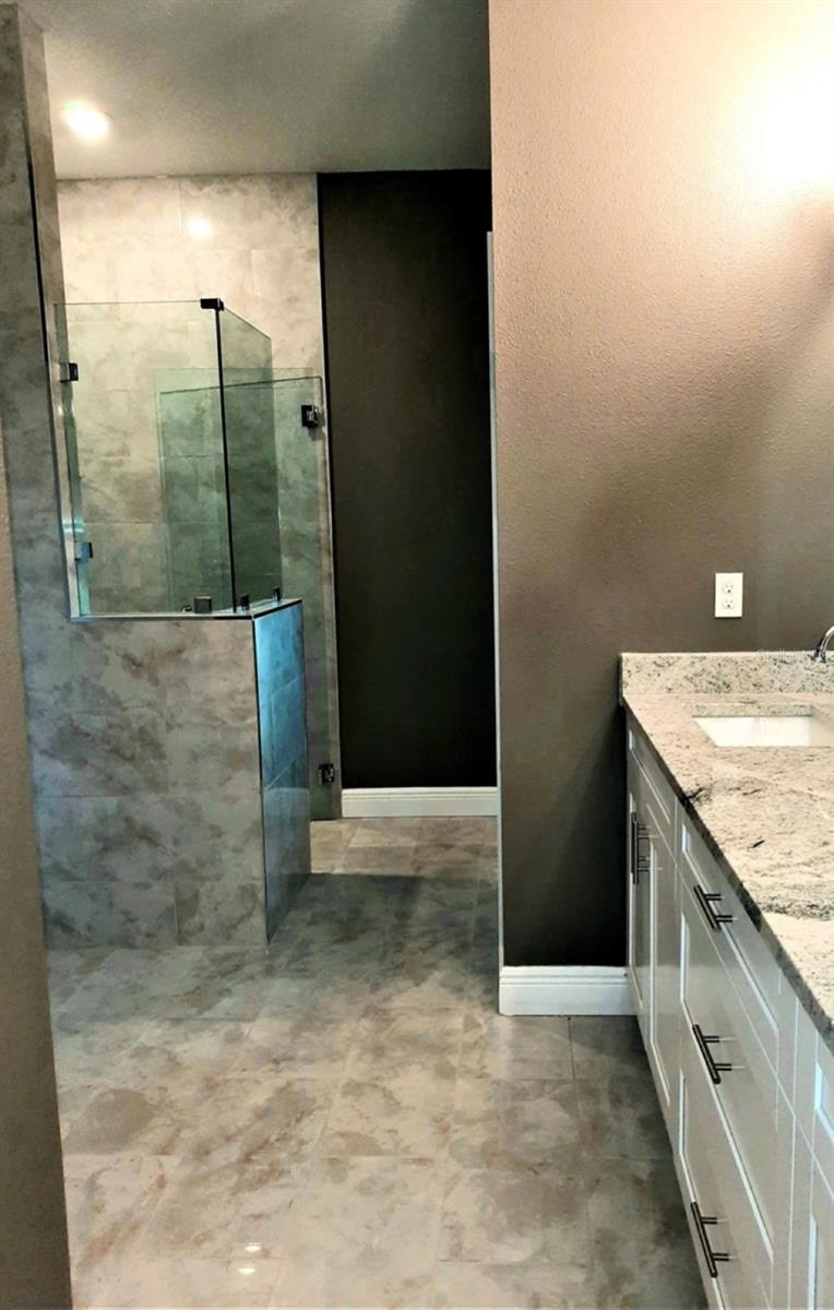 Image 6 of 11 For 39410 Kennedy Avenue