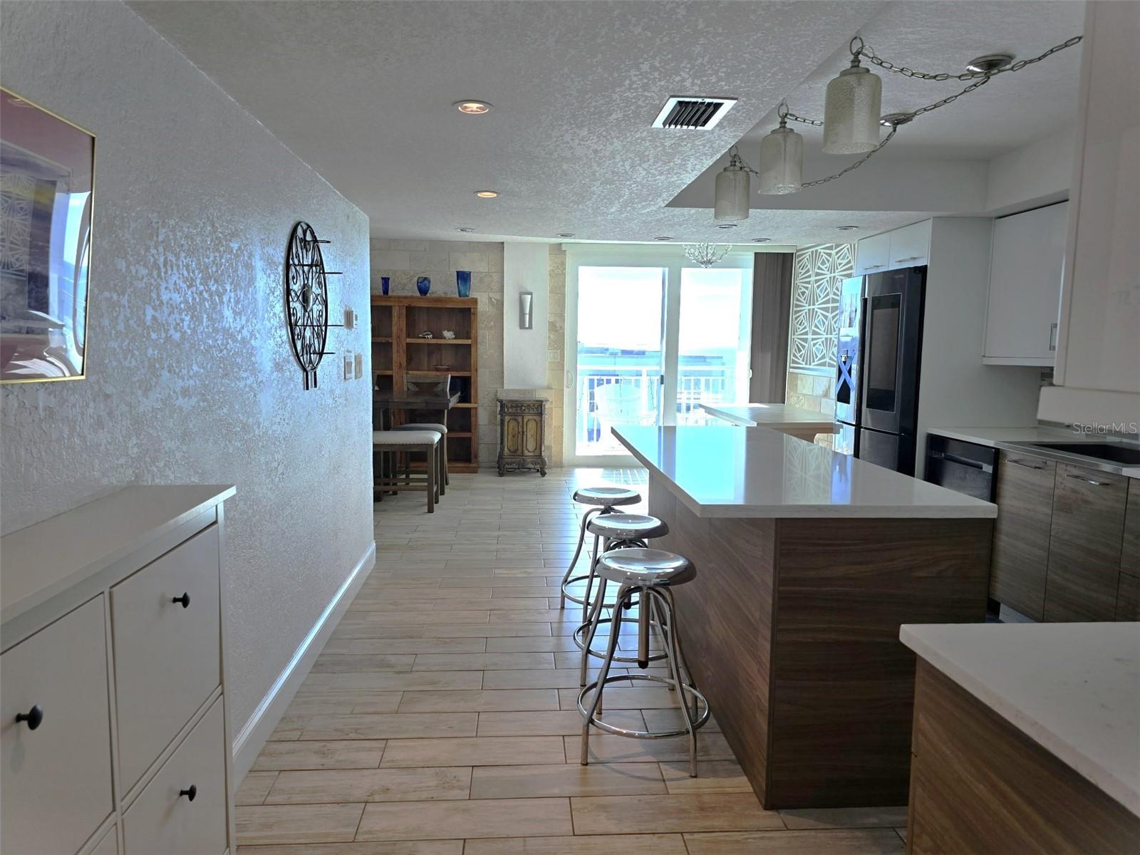 Image 10 of 28 For 17408 Gulf Boulevard 1003