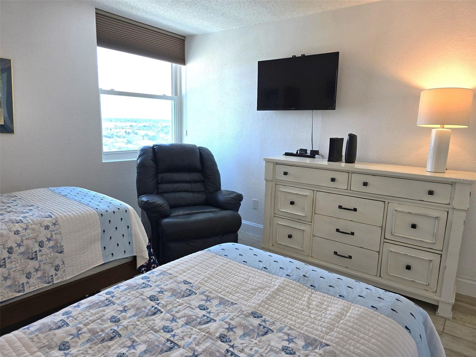 Image 15 of 28 For 17408 Gulf Boulevard 1003