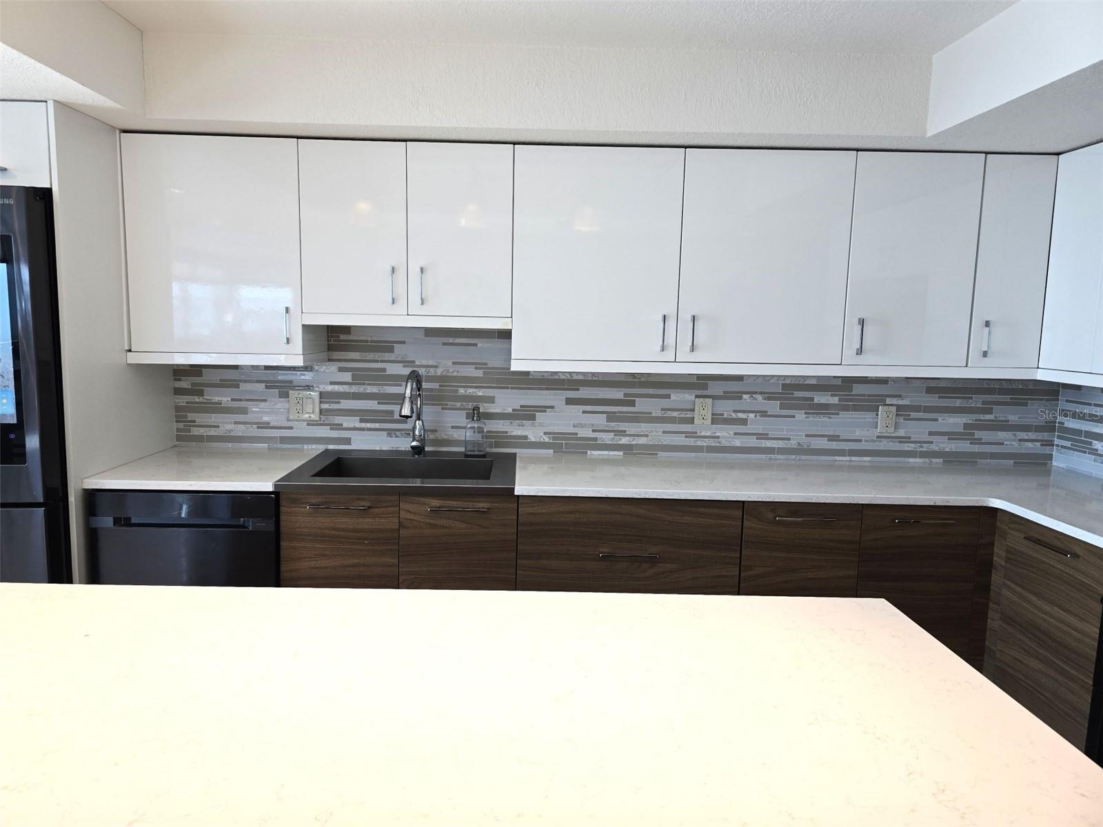 Image 17 of 28 For 17408 Gulf Boulevard 1003