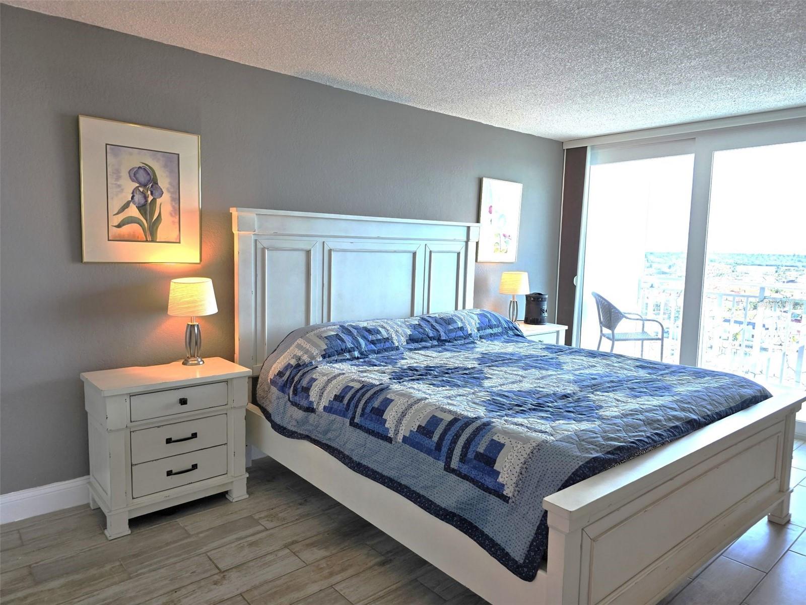 Image 20 of 28 For 17408 Gulf Boulevard 1003