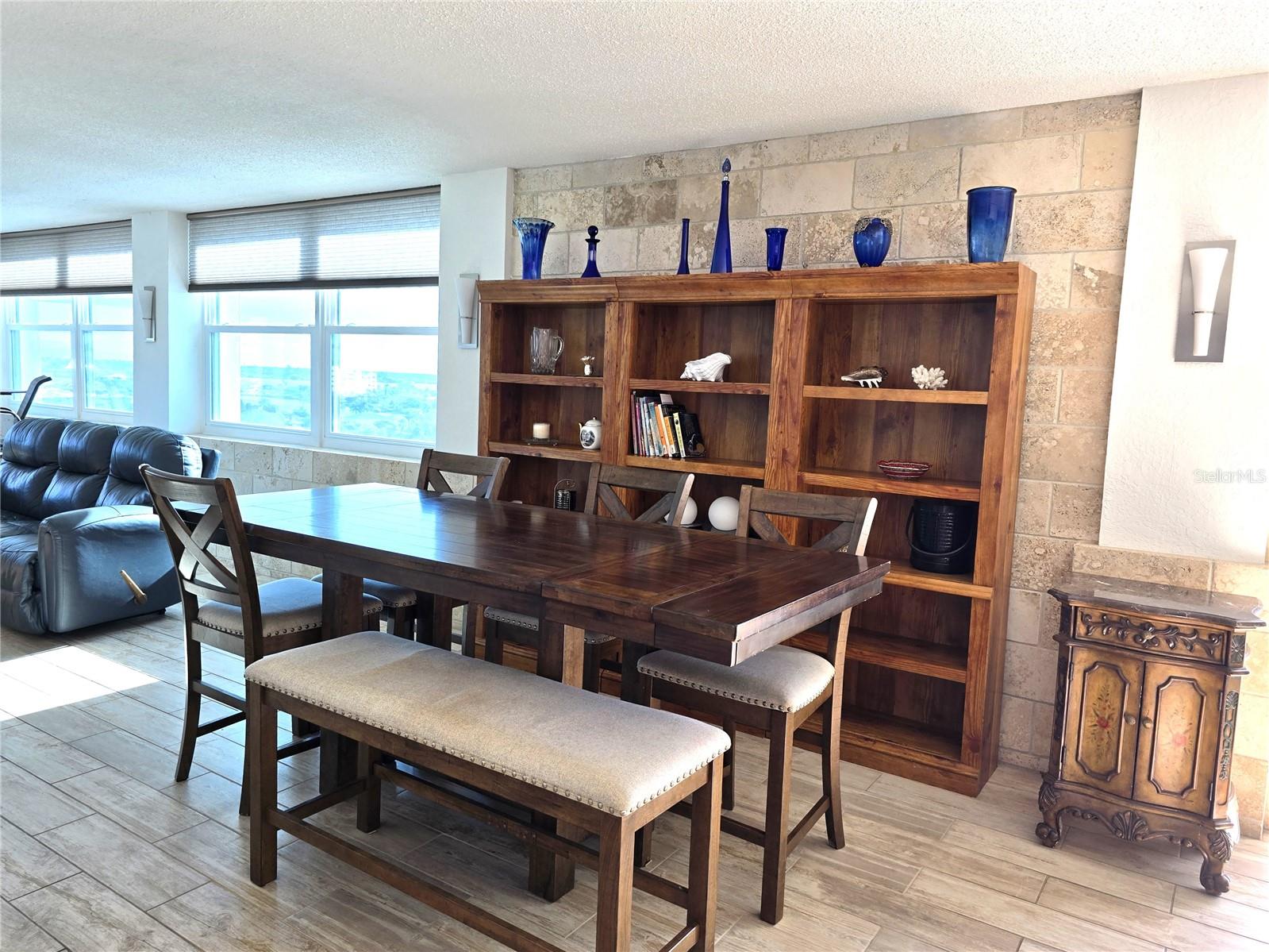 Image 9 of 28 For 17408 Gulf Boulevard 1003